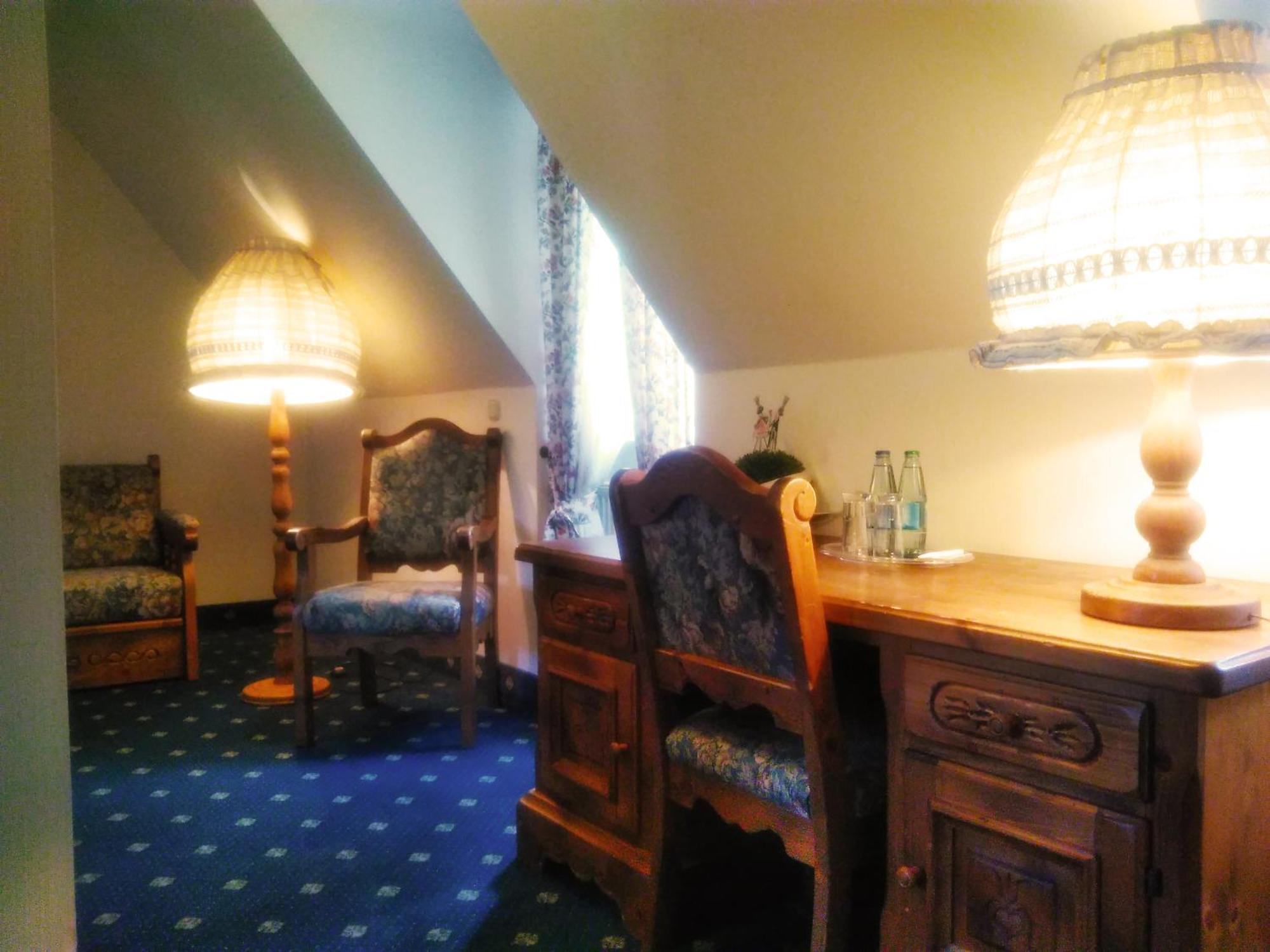 Spundloch- Das Hotel & Weinrestaurant ไฟท์ชืนไฮม์ ภายนอก รูปภาพ
